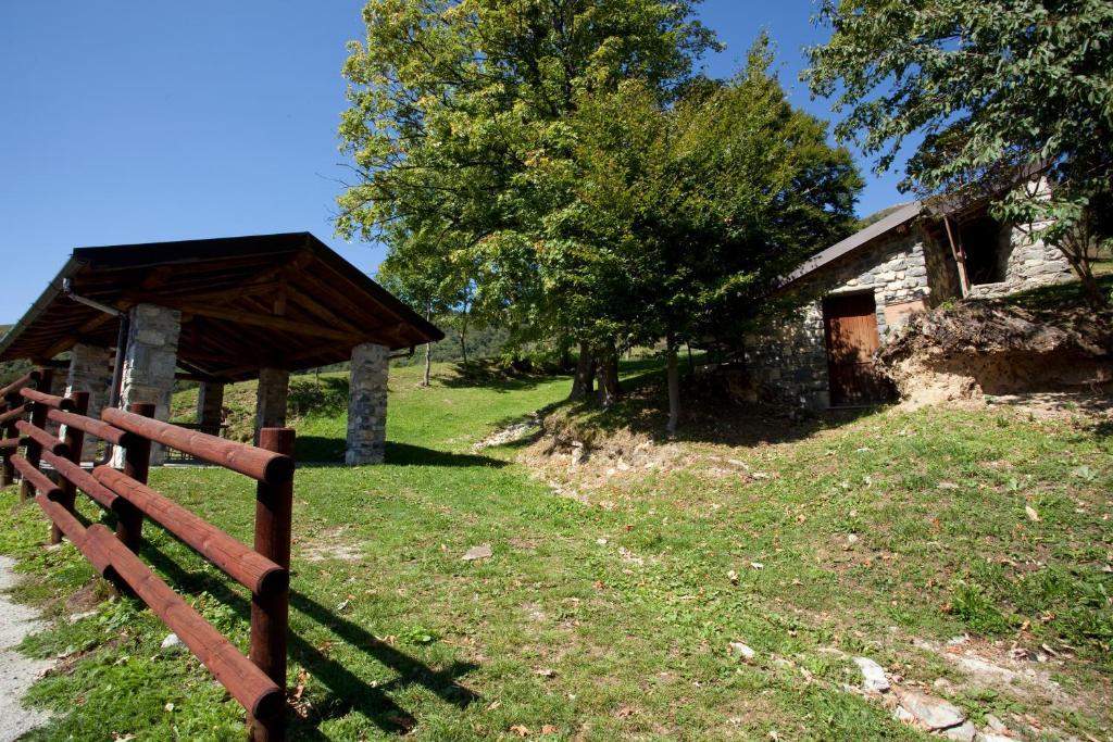 Rifugio Alpetto Di Torno Hostel Sormano Exterior photo